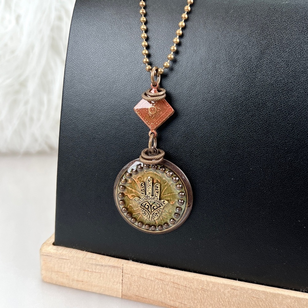 Gorgeous, bohemian chic, hand, zen pendant necklace - Picture 5 of 8
